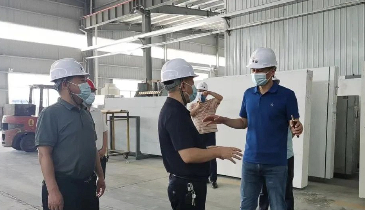 黃梅縣司法局走進企業(yè)